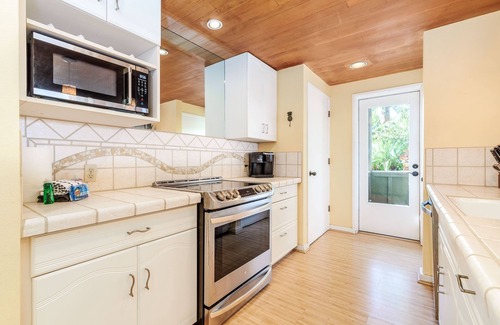 Kahana Apartment | Kahana Village 13 Oceanview 3bed/2bath 3 Bedroom Apts by RedAwning