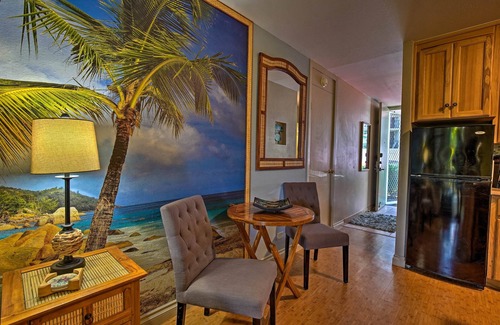 Historic Kailua Village Apartment | Kailua Studio w/Pool Access & Garden Views!
