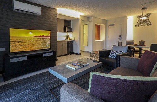 Diamond Head - Kapahulu - St. Louis Hotel | Kaimana Beach Hotel