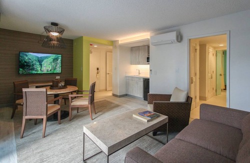 Diamond Head - Kapahulu - St. Louis Hotel | Kaimana Beach Hotel
