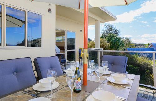 Omori House | Kaimanawa Lookout - Omori Holiday Home