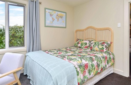 Christchurch House | Kainga Cottage - Chill out and relax - perfect for families