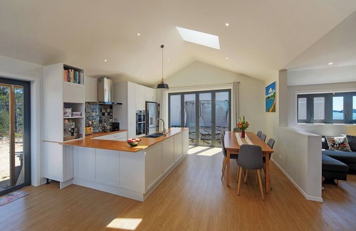 Kaiteriteri House | Kaiteriteri Escape - Brand-New Hilltop Haven with Breathtaking Views