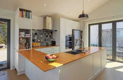 Kaiteriteri House | Kaiteriteri Escape - Brand-New Hilltop Haven with Breathtaking Views