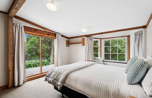 Cape Saunders Resort | Kakapo Cabin @ Kaimata Retreat, Rustic and Charming