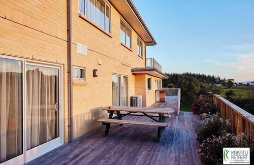 Kaikoura Apartment | Kakatu Retreat - Family Room, Kakatu Retreat | Family Room | Breakfast Included