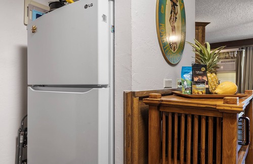 Historic Kailua Village Condo | Kalani Kai#109 1st Floor, Remodeled Unit in Heart of Kona Town! Best location