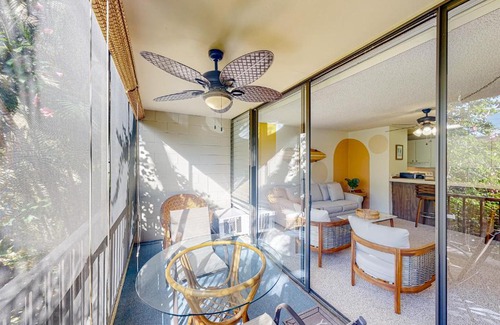 Historic Kailua Village Apartment | Kalanikai #112