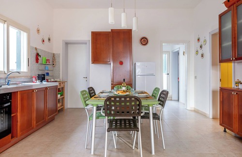 Capilungo House | Kallisti Beach House - sea Front