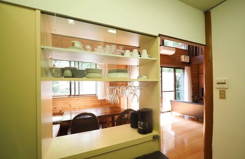 Nasu House | Kamiina Life A cottage surrounded by green forest - Kamiina Life / Nasu-gun Tochigi