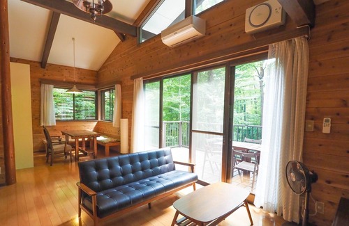 Nasu House | Kamiina Life A cottage surrounded by green forest - Kamiina Life / Nasu-gun Tochigi