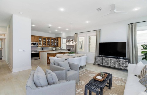 Delos House | "Kamps Baai" Beachfront House, Golf Cart, Pool, Miramar Beach, Frangista Bch