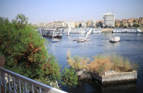 Aswan House | Kana Kato