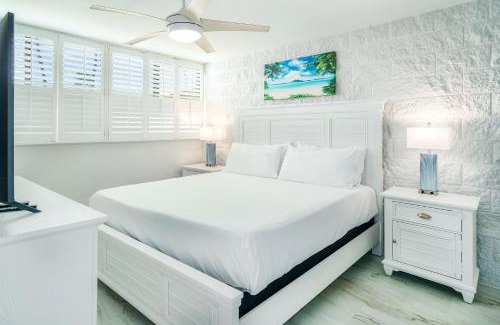 Maalaea House | Kanai a Nalu 314 - Newly Renovated, Oceanfront, AC