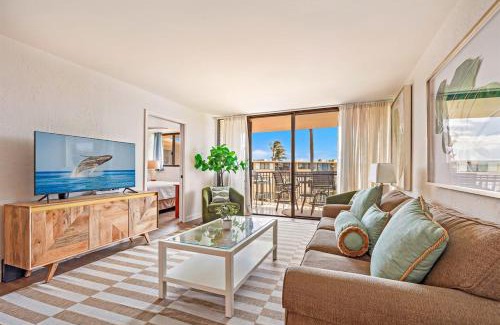Maalaea House | Kanai A Nalu 408 — Top Floor Oceanfront Condo