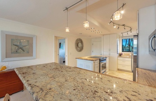 Maalaea Condo | Kanai A Nalu Unit 414 Oceanfront Ocean view