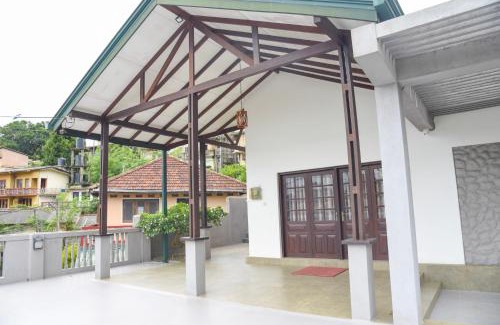 Kandy Bed & Breakfast | Kandy Hemantha Resort