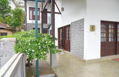 Kandy Bed & Breakfast | Kandy Hemantha Resort