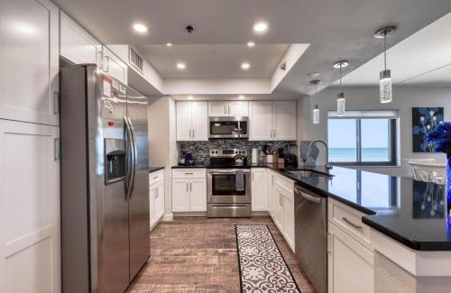 Indian Rocks Beach Apartment | Kandy's Kondo #101
