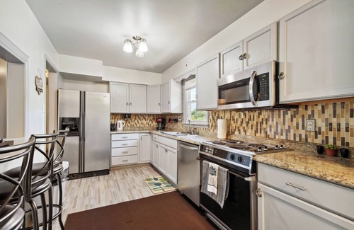 South Kansas City House | Kansas City Home w/Yard, Near Longview Lake