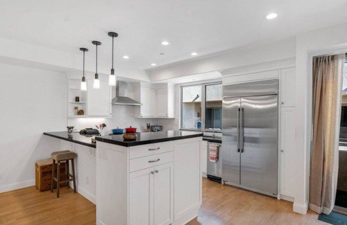 El Segundo House | Kansas to Coast: Charming 3-Bedroom Townhome - Near Manhattan Beach /LAX