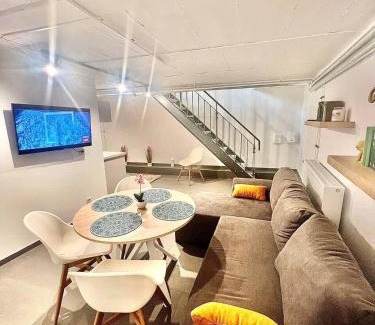 Charlottenburg Apartment | Kant 99 XL