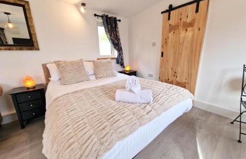 Blairgowrie Ski Chalet | Kaoglen Lodge - Fawn Pod - Hot Tub - Dogs - Pitlochry - Luxury