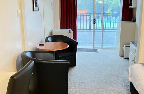 Waikanae Hotel | Kapiti Gateway Motel