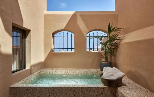 Koutouloufari Apartment | Kaptara Premium Ground Floor Unit with 2 Jaccuzis-Part of Kaptara Villa complex