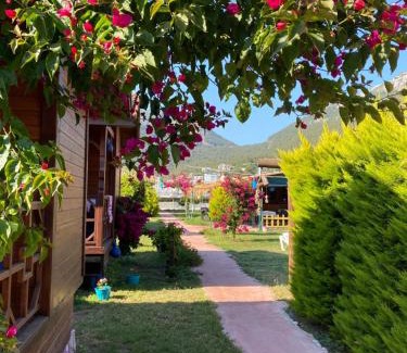 Karaoz Bed & Breakfast | Karaöz Ada Bungalows & Villa
