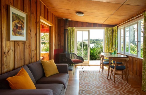 Mapua House | Karaka Cottage at The Apple Pickers' Cottages.