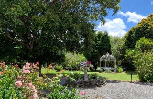 Coromandel Bed & Breakfast | Karamana Homestead (1872)