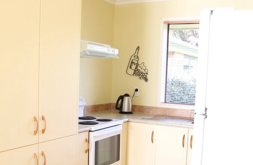 Karapiro Apartment | Karapiro Apartment, close to Lake Karapiro, Self-contained, one bedroom