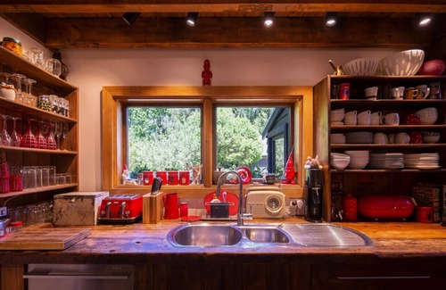 Arrowtown House | Karavanserai | Outdoor Fireplace | Spacious Home