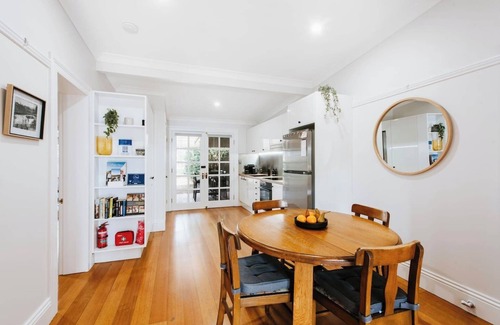 Central Mudgee Cottage | Kareela and Kialla Cottages A Charming Group Getaway