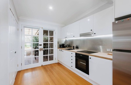 Central Mudgee Cottage | Kareela and Kialla Cottages A Charming Group Getaway