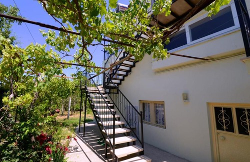 Uzumlu Apartment | Kaş Üzümlü'de ki Manzaralı Reyhan Apart
