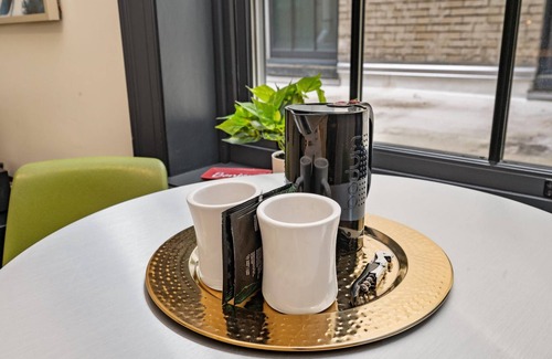 East Liberty Apartment | Kasa Atrium Studio in East Liberty Neighborhood The Maverick
