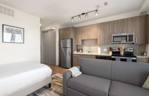 Central Arlington Apartment | Kasa | Bright Studio, Near Dallas Bars | Arlington