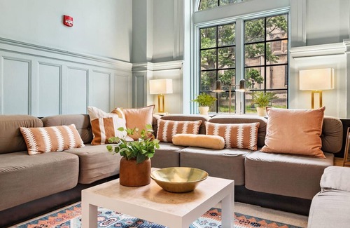 East Liberty Apartment | Kasa Enjoy Local Dining in East Liberty The Maverick