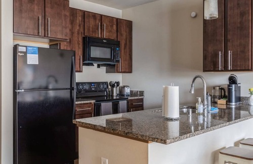 Westown Apartment | Kasa Relax in Your Spacious 1BD Pet Friendly Milwaukee