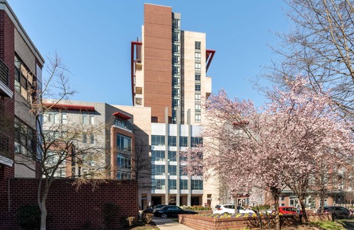 Del Ray Apartment | Kasa Welcoming 1 BD Amenity Access Alexandria
