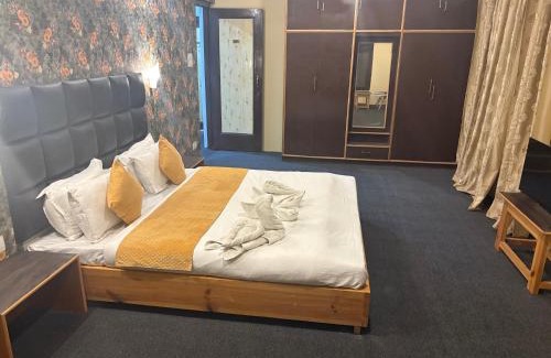 Srinagar House | Kashmir Holiday Lodge
