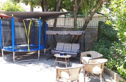 Kastoria Apartment | Kastoria Book House with yard