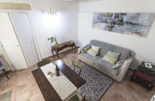 Leverano House | Kate