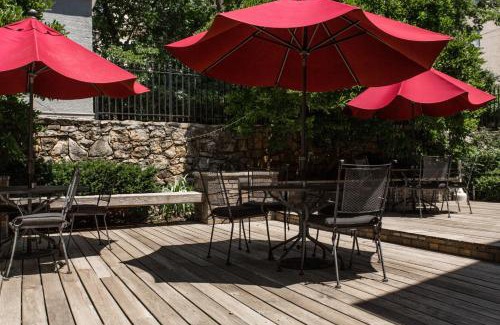 Southmoreland Hotel | Kathryn Winstead at Southmoreland on the Plaza