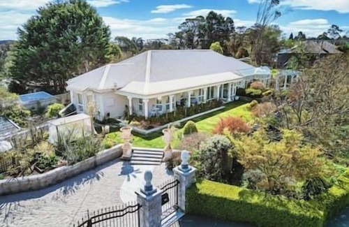 Katoomba House | Katoomba Estate 5 Bdr 5 Bth Luxury - Home Cinema