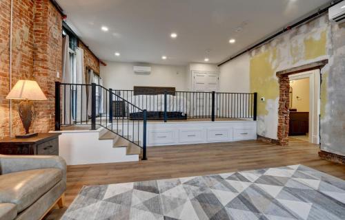 Millersburg Apartment | Kaufman Suite- BY BUSY INTERSECTION