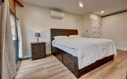 Millersburg Apartment | Kaufman Suite- BY BUSY INTERSECTION