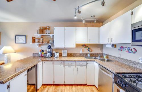 Ualapue Apartment | Kaunakakai Condo with Private Lanai and Ocean Views!